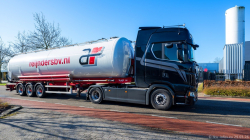 20260329-Tom-Holding-00038